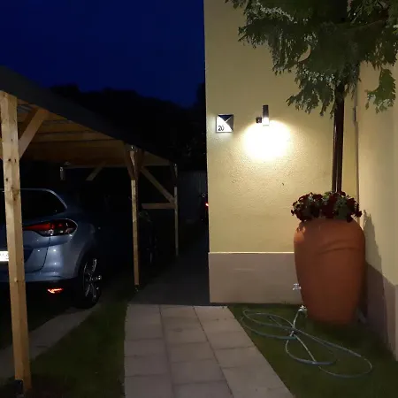 - Homestay szállás